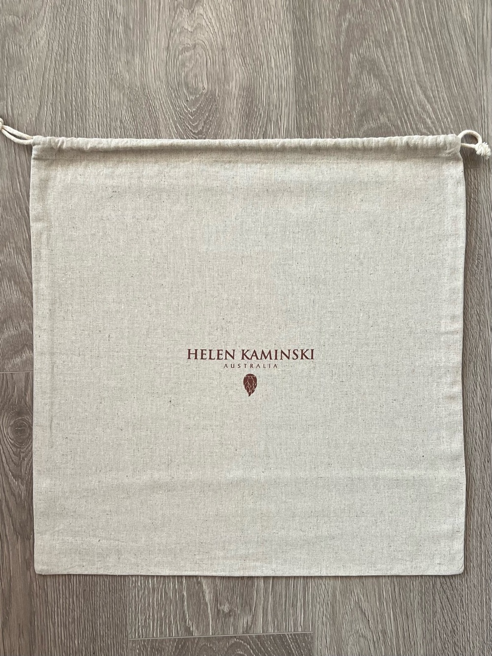 Helen Kaminski dust bag (C303)